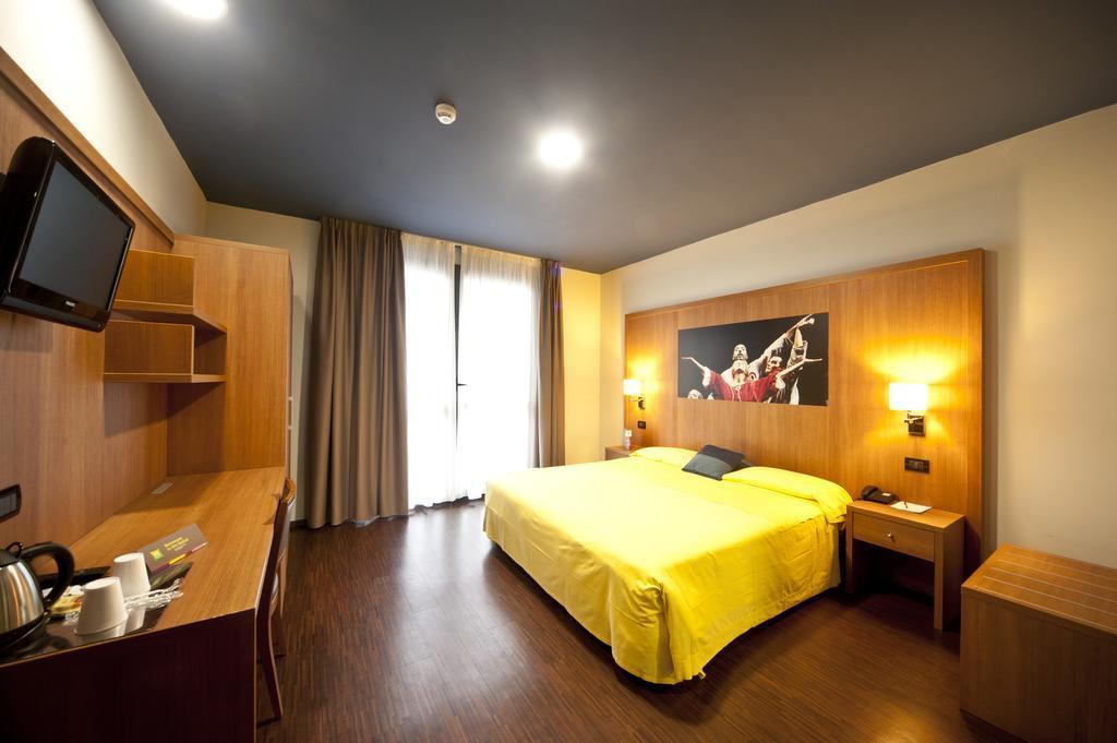 Ibis Styles Parma Toscanini Exterior foto