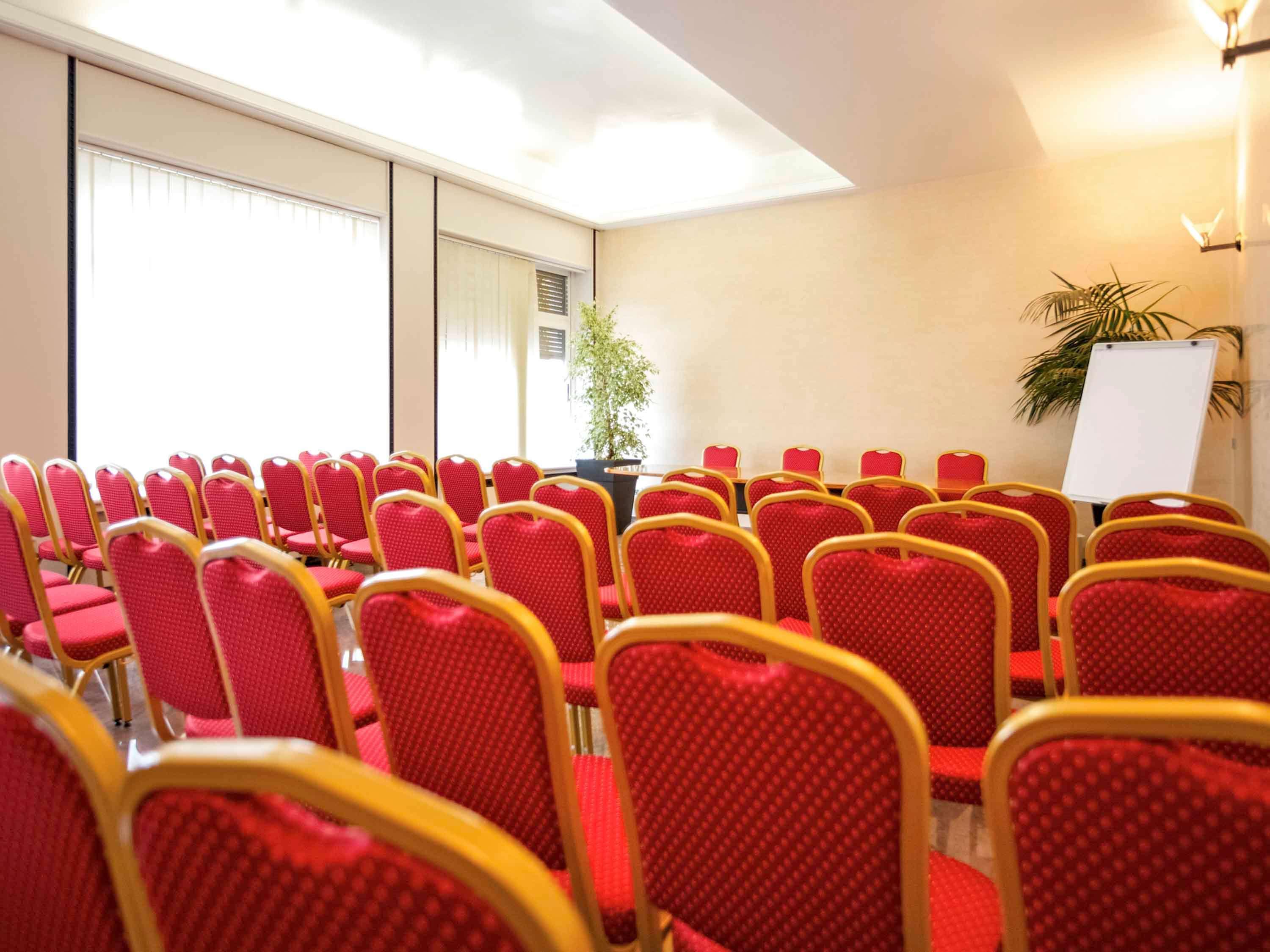 Ibis Styles Parma Toscanini Exterior foto