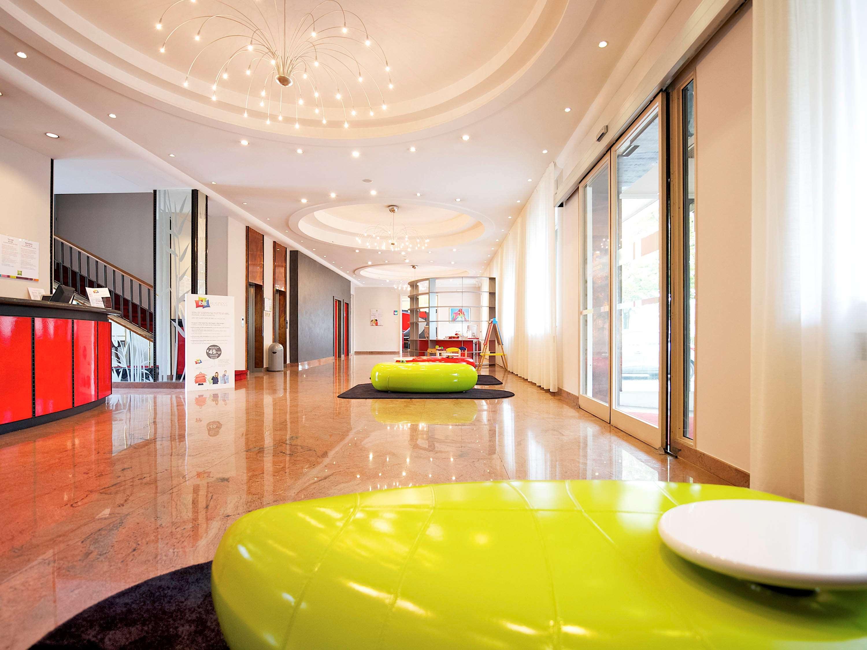 Ibis Styles Parma Toscanini Exterior foto