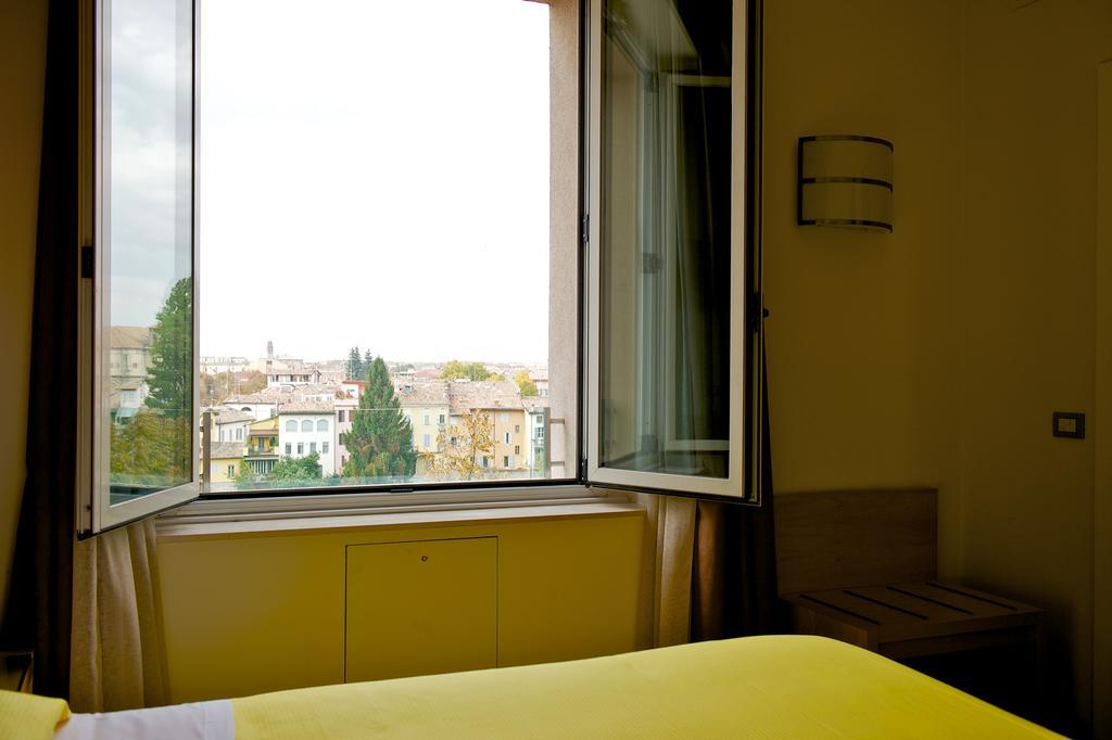 Ibis Styles Parma Toscanini Exterior foto