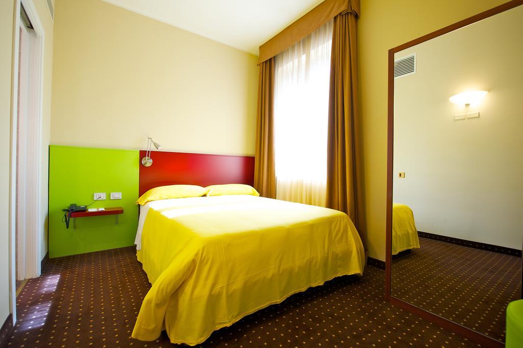Ibis Styles Parma Toscanini Exterior foto