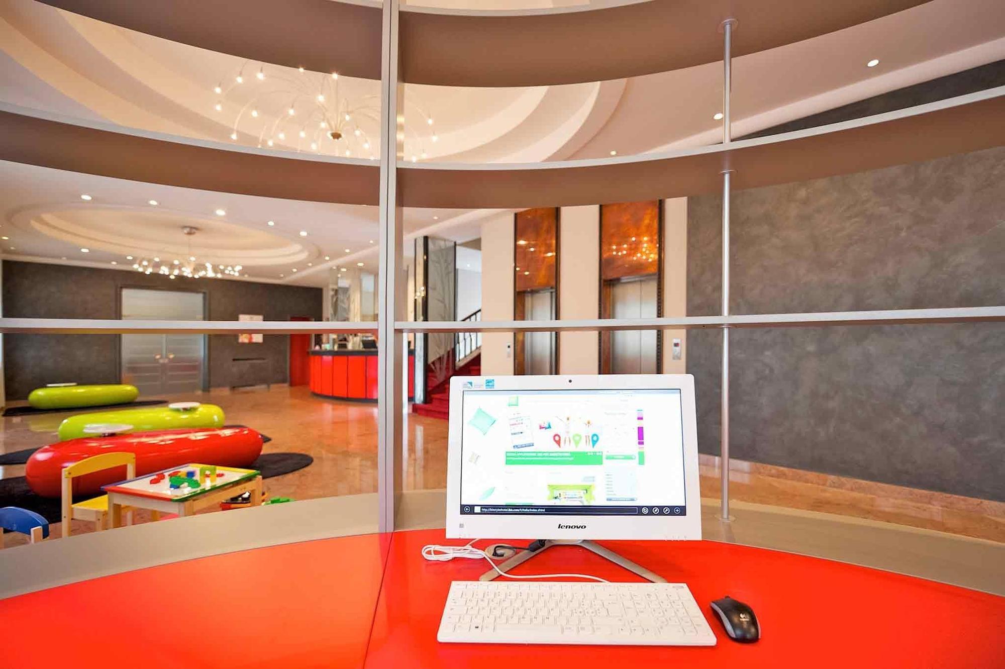 Ibis Styles Parma Toscanini Exterior foto