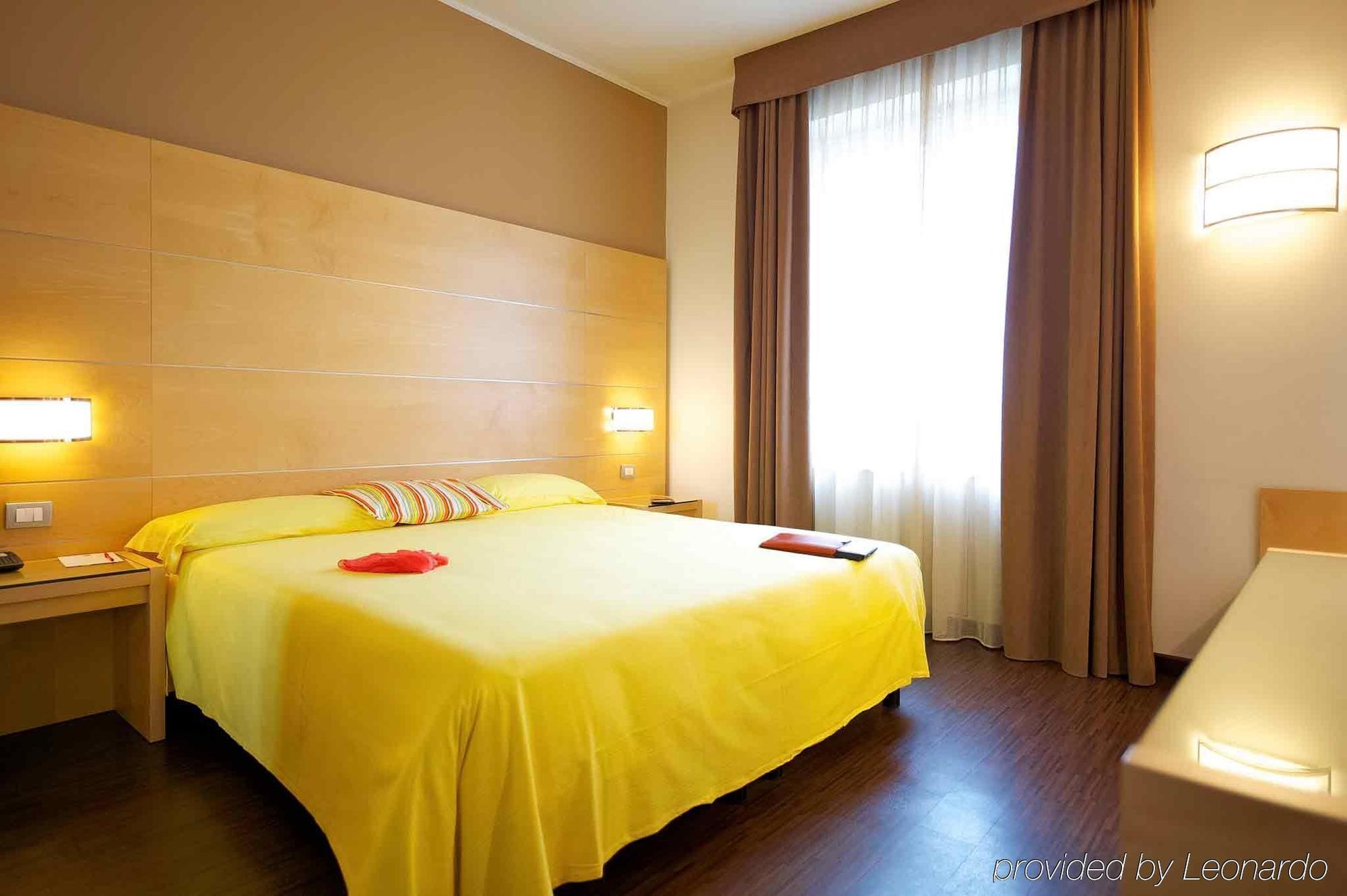 Ibis Styles Parma Toscanini Exterior foto